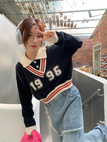 Short sweater for women in autumn and winter, loose and casual design sense, college lazy style, polo collar, knitted top fashion