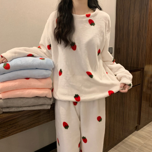 Real price real price autumn and winter new cute and sweet strawberry home service suit warm skin-friendly pajamas two-piece set