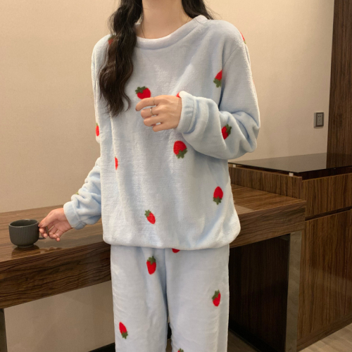 Real price real price autumn and winter new cute and sweet strawberry home service suit warm skin-friendly pajamas two-piece set
