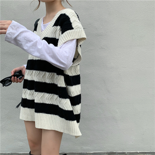 Real price Korean version versatile striped loose sweater vest