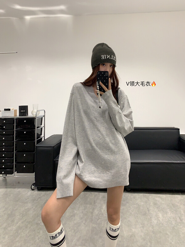 【VANESSA】極簡V領中長款保暖毛衣  290#  OZQ