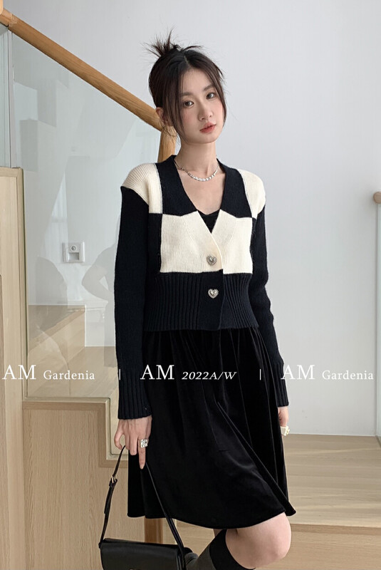 【AM GARDENIA】Plaid knitted cardigan + slim waist velvet suspender dress suit 1290-1# ZXX