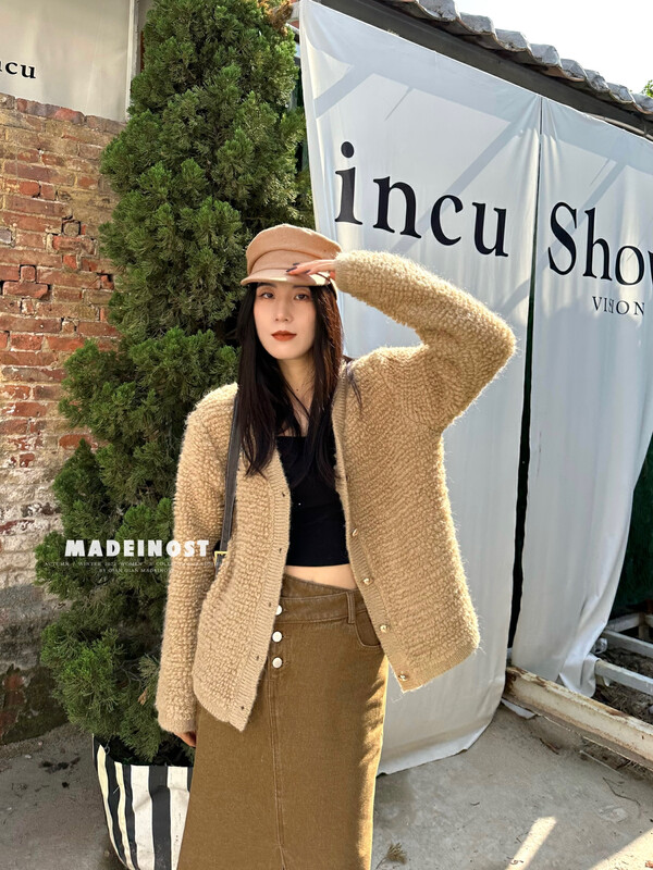 【歐莎MADEINOST】冬季新款圈圈設計感金屬扣開衫毛衣  S7156#  FHX