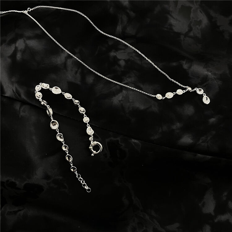 [Concept Store-WuFan] Frosty Design Versatile Bracelet (Random Box) XJJ-SL0063100# CHO