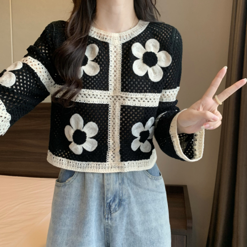 Women's Retro Flower Hollow Knitted Chiffon Mosaic Long-sleeved Top