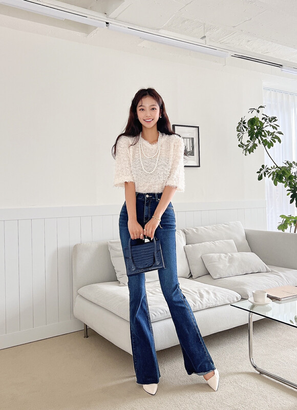 2023 early spring new! 【SAVAGE】Korean all-match high-waist slim fit and slim micro-flare washed jeans S2110# LXC
