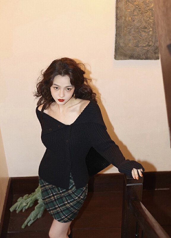 2023 early spring new style! [SAVAGE] Hong Kong style retro slanted edge turnover collar single-breasted sweater S3160# LXC
