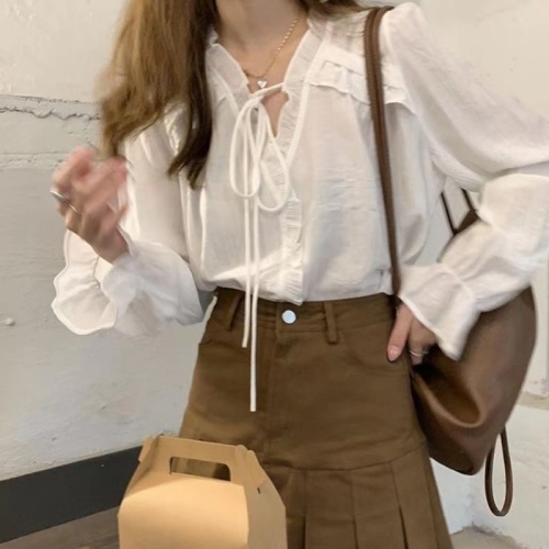 Temperament gentle V-neck lace shirt women's loose strap bell sleeve chic long-sleeved top 2023 spring new