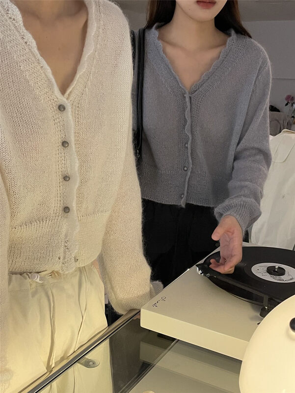 2023 early spring new! [CLEAN SPACE] V-neck single-breasted all-match slimming knitted cardigan 35336# CLS