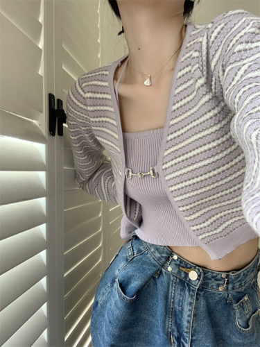Real price taro purple stripe color contrast temperament short cardigan sweater with suspenders inside two sets of top
