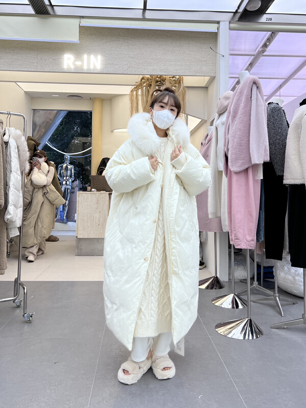 【RIN】Korean style simple temperament all-match loose long down jacket (with fur collar fox fur real fur detachable) R21765