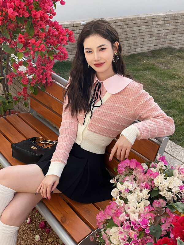 【FEI MAO】Korean early spring knitted sweater 2023 new slim and loose striped knitted sweater without accessories Z-22245