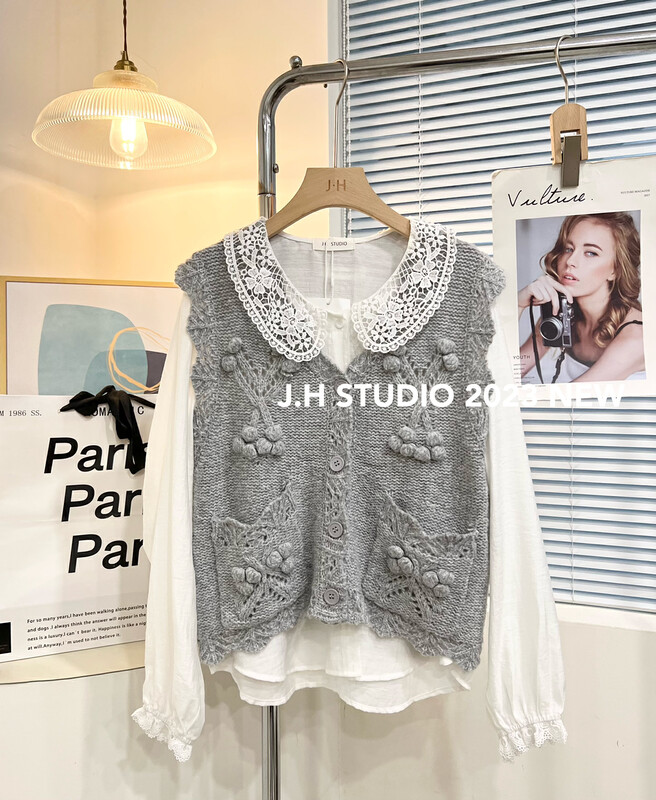 2023早春新款!【JH】純色娃娃領襯衫+立體花朵排扣馬甲兩件套裝  43456#  PCZ