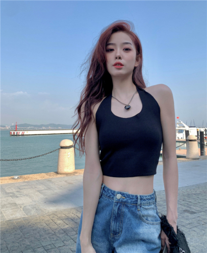 Real price real shot Spring new 2023 hanging neck sleeveless knitted camisole vest women's short pure desire top