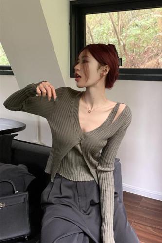 Real price 4 colors / 2023 early spring design fake two pieces of slim-fit striped halter neck sweater