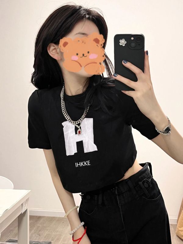 Small black front shoulder t-shirt women's short-sleeved design sense niche bm hot girl navel exposed thin short top small shirt