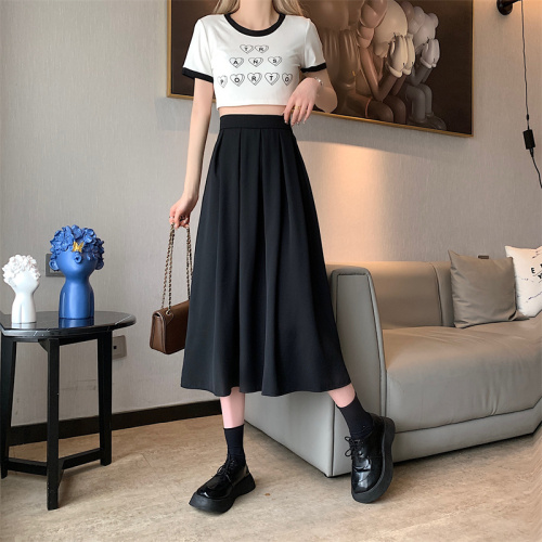 Pear shaped figure covered crotch black half length skirt for women in spring, high waisted, slim and draped feeling, long skirt, small figure, pleated skirt