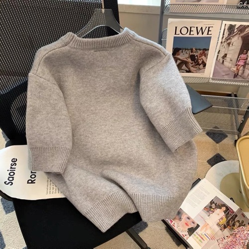 Large version of cartoon round neck sweater women's tops 2023 summer new French style age-reducing western style soft waxy half-sleeved sweater