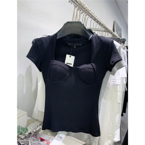 2023 early spring new short-sleeved short bottoming shirt women's spring foreign style small man design