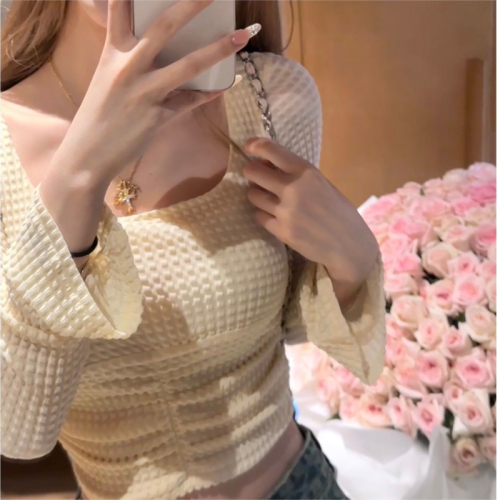 Square collar French design sense small crowd sweet hot girl long-sleeved t-shirt pure desire top folds self-cultivation spring and autumn bottoming shirt