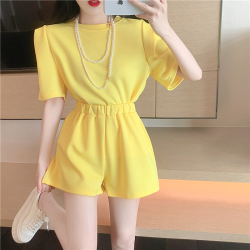 Real shooting, real price, fashion, leisure, shoulder sleeve, pearl chain, Korean loose top + two-piece set of high waist and wide leg shorts