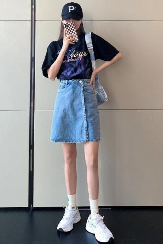 Real shot of the new high-waisted denim half-length skirt hakama women's summer thin section a-word slit for small people to prevent exposure