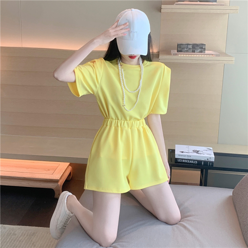Real shooting, real price, fashion, leisure, shoulder sleeve, pearl chain, Korean loose top + two-piece set of high waist and wide leg shorts