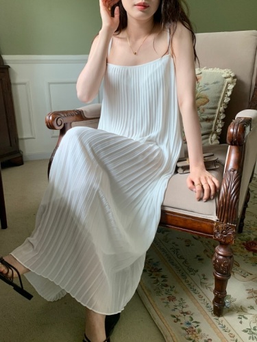 Real shot French holiday wind pressure pleats drape loose straight tube tie waist slimming suspender dress three colors