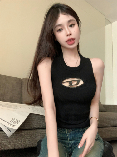 Real price real price Yu Shuxin same style hollow metal round label hot girl knitted camisole slim top