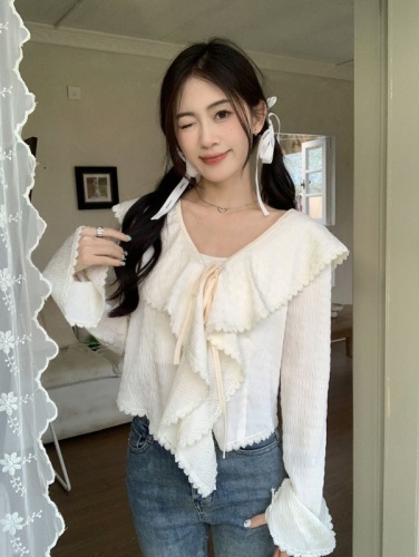 Real shot Spring and summer new French style air lace ruffle v-neck trumpet sleeve shirt loose chic top