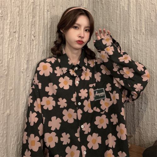 Hong Kong Style Long Sleeve Shirt women's Retro spring loose minority design sense of floral shirt trend