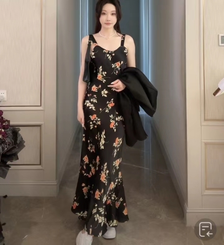 French floral sling dress women 2023 spring French retro V-neck air slim slim long skirt