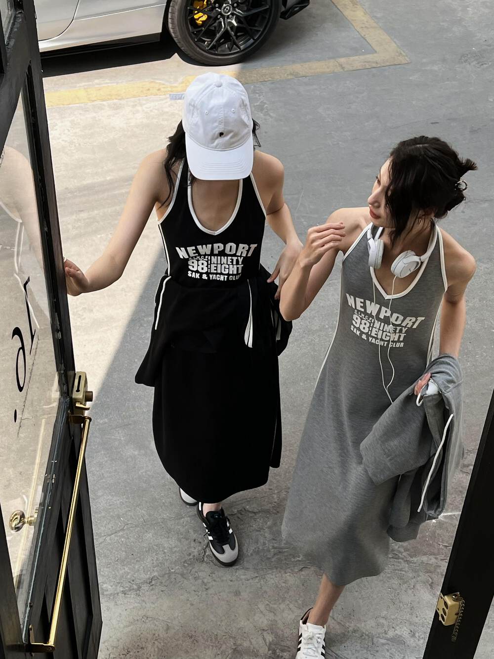 【NEIHE】Korean version of the color contrast retro hot girl niche foreign style suspender dress dress 9121# ZXL