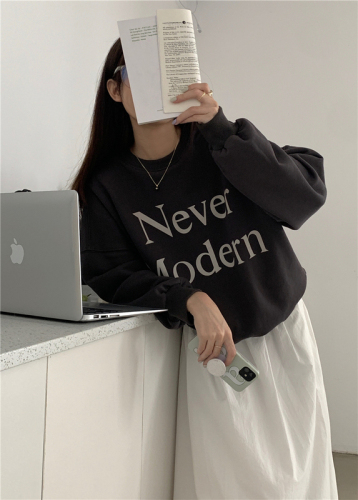 Real shot early spring round neck long-sleeved sweater simple printed long-sleeved
