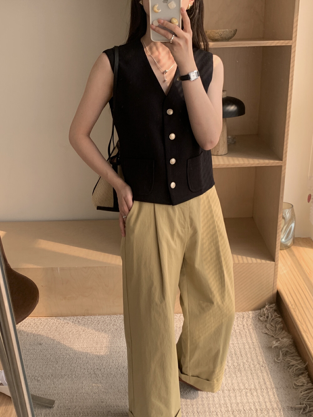 [ON LINE] Hanbiao) Xiaoxiang style French retro v-neck gold buckle double pocket vest 6850