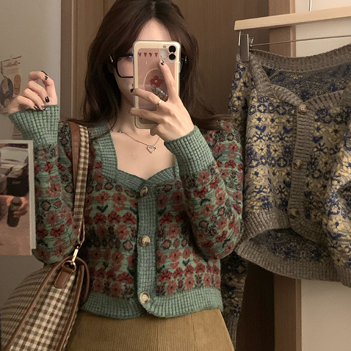 Real price ~ Korean version versatile retro flower age reducing knitted sweater cardigan jacket female