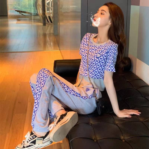 Casual sports suit female 2023 summer new fashion foreign style age reduction temperament top wide-leg pants two-piece trendy