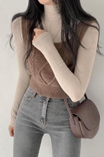 Real price Korean version of solid color feminine square collar twist corset wool layered pullover camisole knitted vest