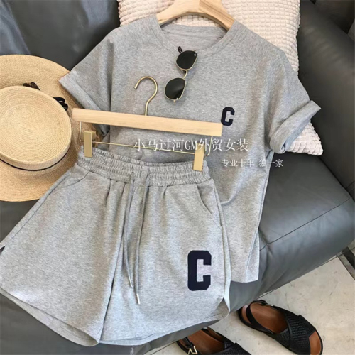 2023 spring and summer suit women's loose short-sleeved t-shirt + casual shorts sports and leisure two-piece suit