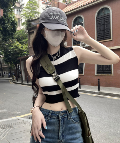 Real price real shot sweet hot girl striped knitted sleeveless vest female summer wear short round neck top outer wear