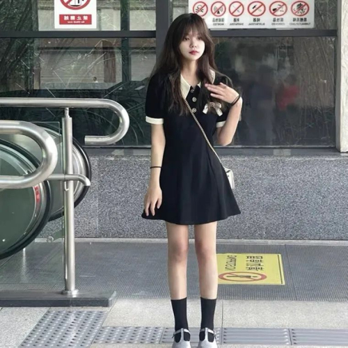 High-end polo dress women's spring and summer 2023 new small person hit color and look thin casual Hepburn style little black dress