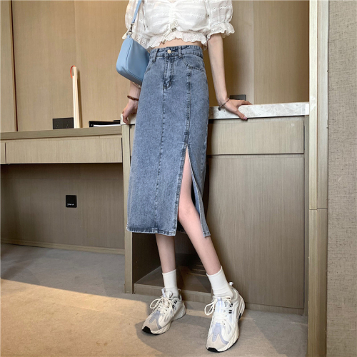 Summer 2023 new denim A-line skirt women's A-line skirt with slits to cover the crotch was thin package hip mid-length skirt