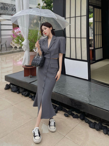 Real price real shot, fried street temperament design puff sleeve short suit + breasted fishtail skirt suit