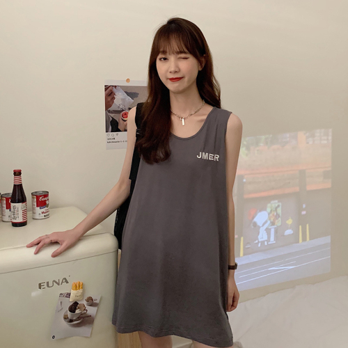 Real shot summer  new embroidery sleeveless T-shirt vest skirt showing thin and small temperament top