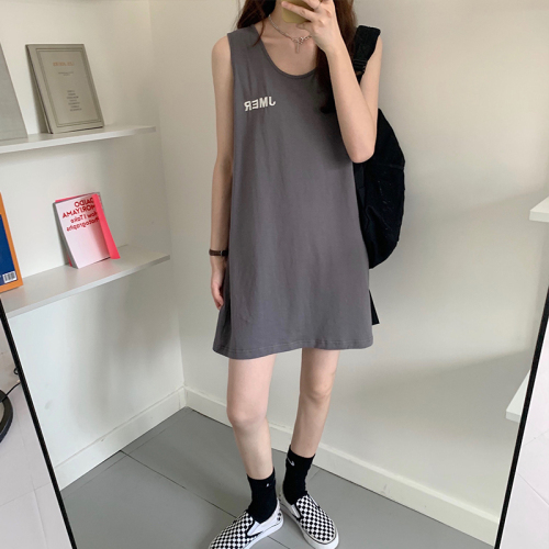 Real shot summer  new embroidery sleeveless T-shirt vest skirt showing thin and small temperament top
