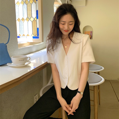 Korean chic recommends solid color V-neck slim short-sleeved short coat shirt tops