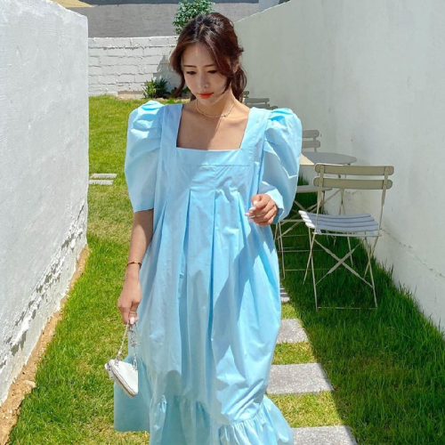 .  Korean Dongdaemun Heavy Industry Big Swing Long French Retro Square Neck Princess Sleeve A-Line Dress