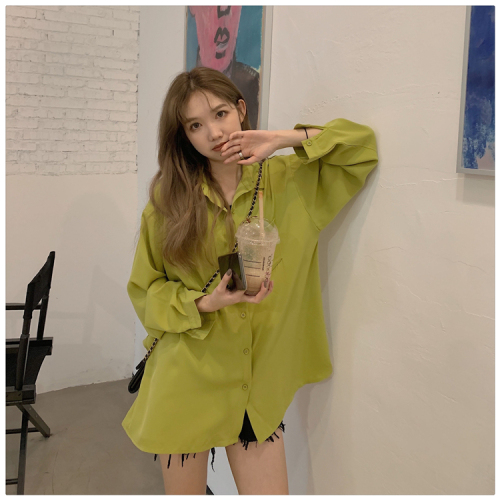 The shirt is good Korean style chic long-sleeved thin section Korean version bf slim chic chic lazy wind sunscreen shirt