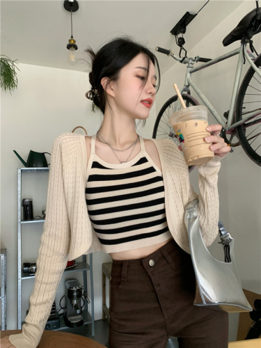 Fashion suit women's summer design sense niche striped camisole knitted cardigan hot girl two-piece suit