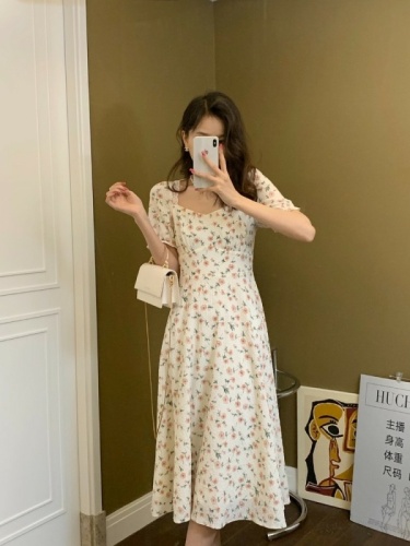 Hu Chuliang Chunri Taohui 2023 Spring and Summer New Gentle Wind Floral Dress Temperament French Dress Female